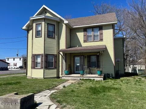 111 E Main St, Portage, OH 43451