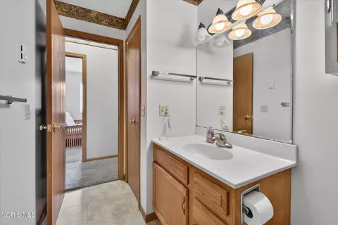 Bath - 1805 E Wilson St, Bryan, OH 43506 photo 3 of 3