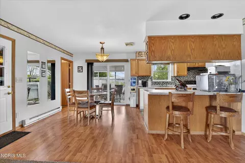 Dining - 1805 E Wilson St, Bryan, OH 43506 photo 4 of 5
