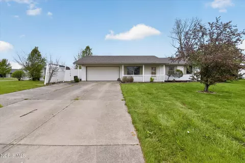 Exterior - 1805 E Wilson St, Bryan, OH 43506 photo 3 of 7