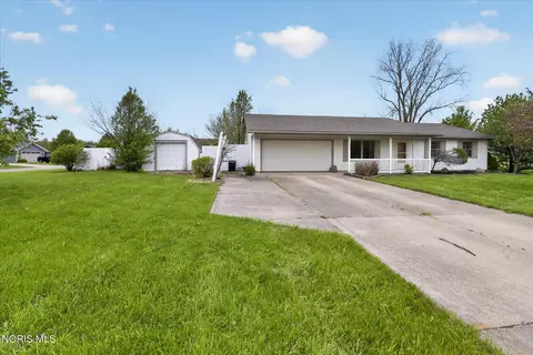 Exterior - 1805 E Wilson St, Bryan, OH 43506 photo 2 of 7