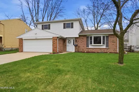 3906 Sylvanwood Dr, Sylvania, OH 43560
