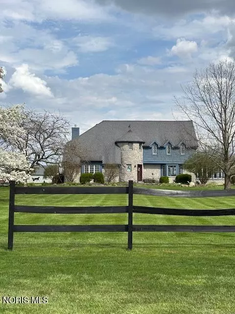 5620 Washburn Rd, Berkey, OH 43504