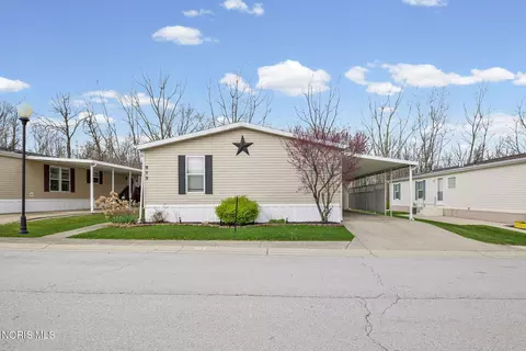 573 Waterview Cir, Lima, OH 45804