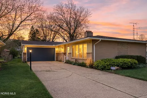 5223 Grosse Point Pkwy, Toledo, OH 43611