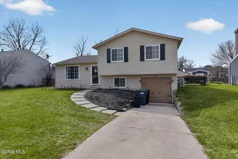 5705 Pheasant Hollow Dr, Toledo, OH 43615