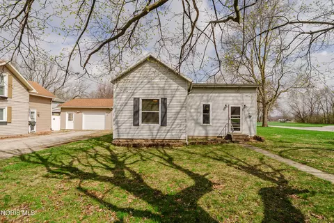332 Krotzer Ave, Luckey, OH 43443