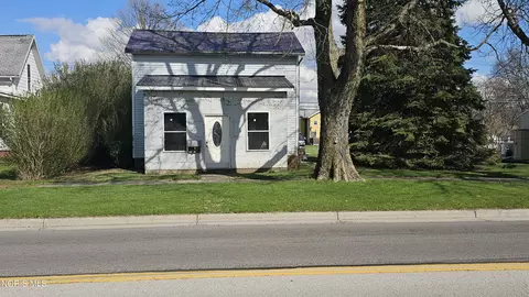 627 S 8th St, Upper Sandusky, OH 43351