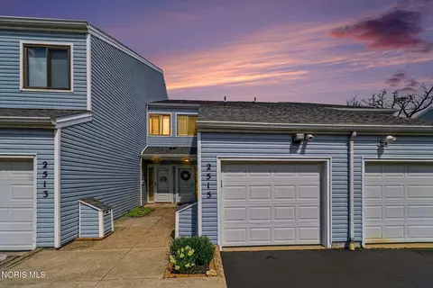 2515 W Village Dr, Toledo, OH 43614