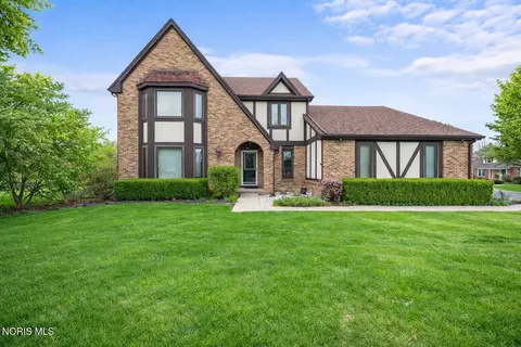 730 Ashbury Dr, Perrysburg, OH 43551