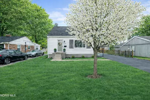 903 Lochhaven Blvd, Maumee, OH 43537