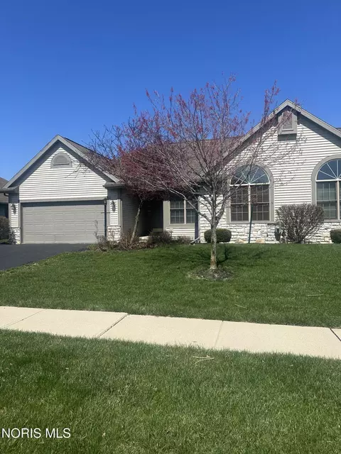 14572 Olde Trail Dr, Perrysburg, OH 43551