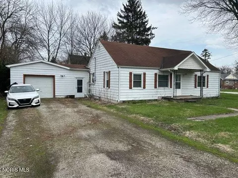 119 S 2nd St, Portage, OH 43451