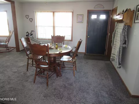 Dining - 8437 18 Rd, Bryan, OH 43506 photo 3 of 4