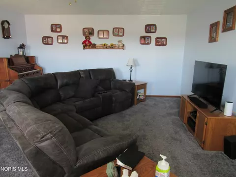 Living - 8437 18 Rd, Bryan, OH 43506 photo 1 of 3
