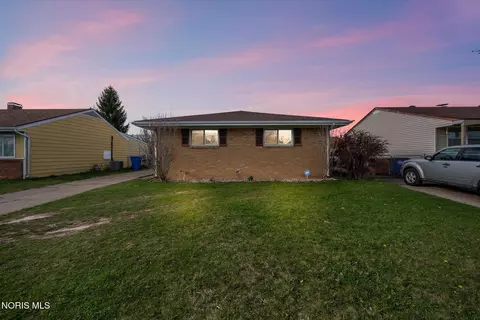 802 W Capistrano Ave, Toledo, OH 43612