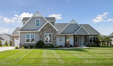 5629 Mallard Pointe Ln, Sylvania, OH 43560