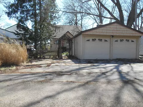 527 Catherine Dr, Liberty Center, OH 43532