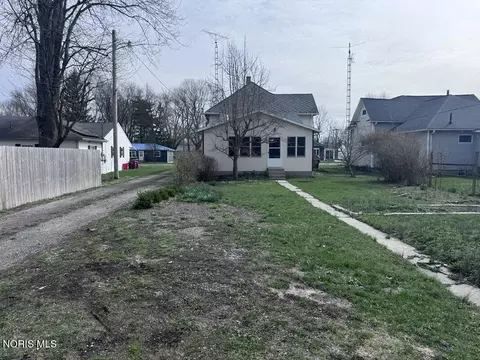 Exterior - 423 N Johnson St, Ada, OH 45810 photo 4 of 8