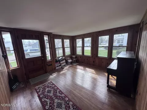 Exterior - 423 N Johnson St, Ada, OH 45810 photo 2 of 8