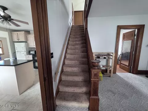 Entry Way - 423 N Johnson St, Ada, OH 45810 photo 2 of 3