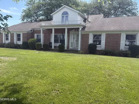 23746 W State Route 579, Curtice, OH 43412