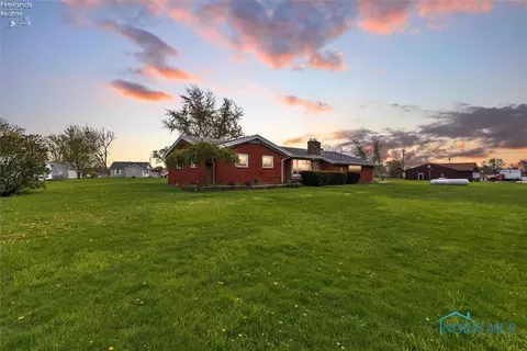 4889 N State Route 2, Oak Harbor, OH 43449