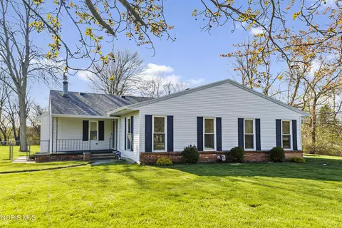 7415 Salisbury Rd, Maumee, OH 43537