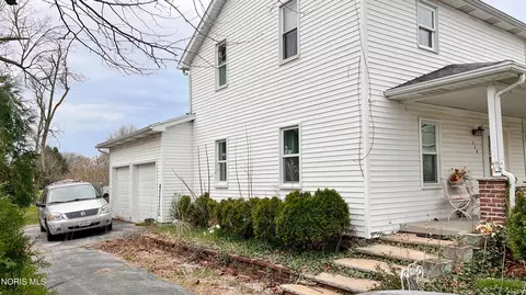 114 S Adrian St, Lyons, OH 43533 photo 3