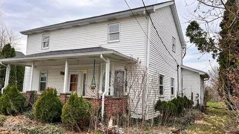 114 S Adrian St, Lyons, OH 43533 photo 2