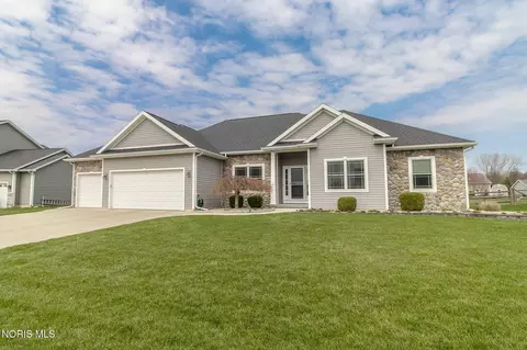 6376 Whitehouse Valley Dr, Whitehouse, OH 43571