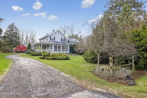 5347 Flanders Rd, Toledo, OH 43623