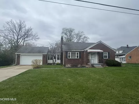 2137 Tremainsville Rd, Toledo, OH 43613