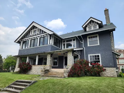 424 Winthrop St, Toledo, OH 43620