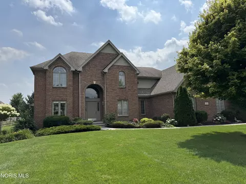 7455 Valhalla Dr, Maumee, OH 43537