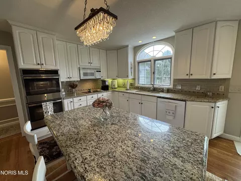 Kitchen - 7455 Valhalla Dr, Maumee, OH 43537 photo 1 of 6