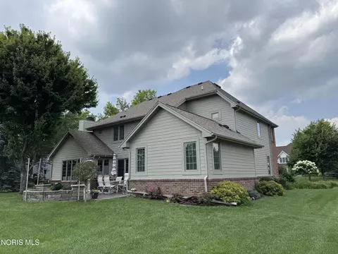 Exterior - 7455 Valhalla Dr, Maumee, OH 43537 photo 2 of 3