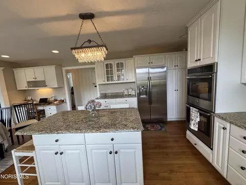 Kitchen - 7455 Valhalla Dr, Maumee, OH 43537 photo 6 of 6