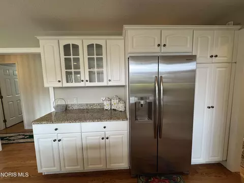 Kitchen - 7455 Valhalla Dr, Maumee, OH 43537 photo 3 of 6