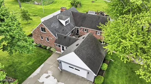 428 Pine St, Pemberville, OH 43450