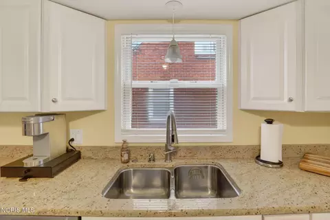 Kitchen - 2547 Castleton Ave, Toledo, OH 43613 photo 4 of 4