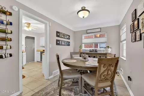 Dining - 2547 Castleton Ave, Toledo, OH 43613 photo 2 of 2