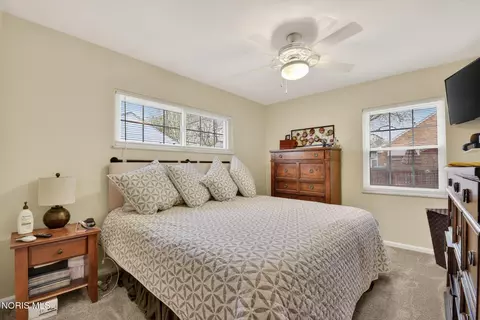 Bedroom - 2547 Castleton Ave, Toledo, OH 43613 photo 3 of 7
