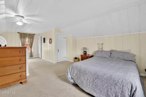 Bedroom - 2547 Castleton Ave, Toledo, OH 43613 photo 7 of 7