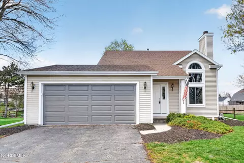 1538 Eaglecrest Rd, Perrysburg, OH 43551