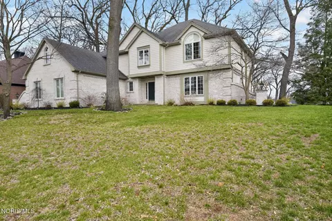 9114 Oak Valley Rd, Holland, OH 43528