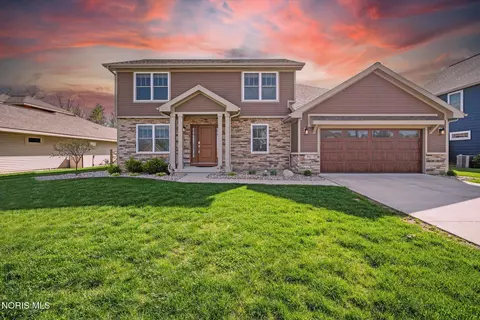 947 Heather Ct, Bowling Green, OH 43402