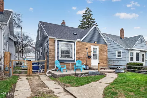 4443 Fairview Dr, Toledo, OH 43612