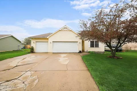 1902 Allendale Dr, Toledo, OH 43611