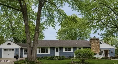 8010 Hill Ave, Holland, OH 43528
